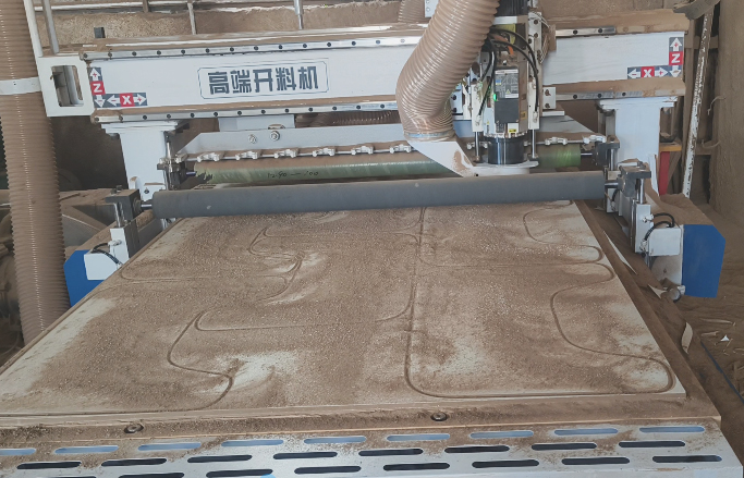 開料機0.1mm 精度實現：中智伺服電機驅動系統實現三軸協同精準控制